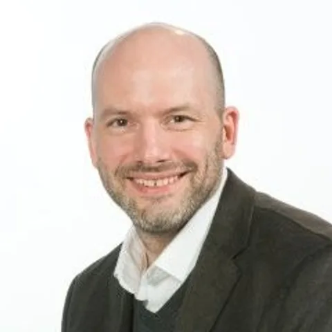 Portrait of Professor Simon Bacon, founding scientific advisor to Cognitai.